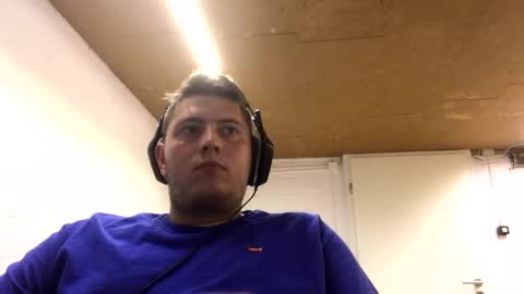 Snapshot of outflayd chatting on October 2025 12:05:02 PM outflayd online show from October 2025 12:05:02 PM