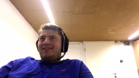 Snapshot of outflayd chatting on October 2025 12:37:02 PM outflayd online show from October 2025 12:37:02 PM