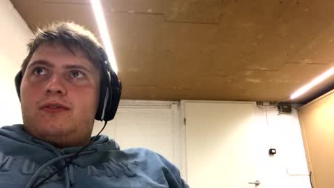 Snapshot of outflayd chatting on November 2025 11:06:01 PM outflayd online show from November 2025 11:06:01 PM