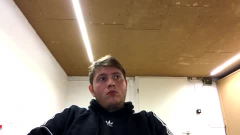 Snapshot of outflayd chatting on December 2025 04:14:02 PM outflayd online show from December 2025 04:14:02 PM