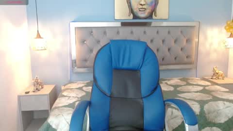 Snapshot of owenstone chatting on December 2024 11:49:01 PM OWEN online show from December 2024 11:49:01 PM