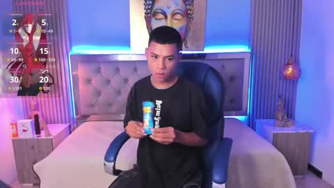 Snapshot of owenstone chatting on September 2025 04:03:01 AM OWEN online show from September 2025 04:03:01 AM