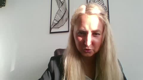 Snapshot of oxifoxi chatting on October 2025 06:32:02 AM oxifoxi online show from October 2025 06:32:02 AM