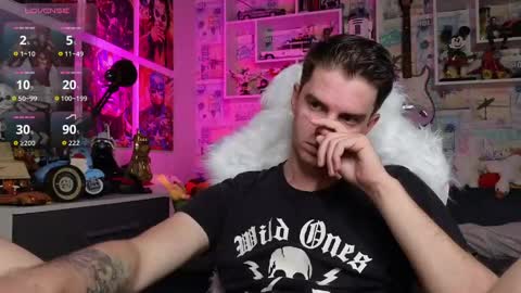 Mike online show from May 2026 01:18:01 PM