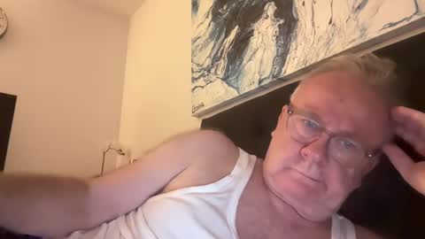 Snapshot of ozhairybearxxxx chatting on December 2024 10:32:02 AM ozhairybearxxxx online show from December 2024 10:32:02 AM