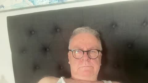 Snapshot of ozhairybearxxxx chatting on January 2025 04:18:02 AM ozhairybearxxxx online show from January 2025 04:18:02 AM