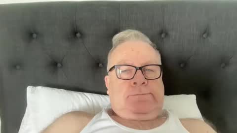 Snapshot of ozhairybearxxxx chatting on March 2025 12:31:01 AM ozhairybearxxxx online show from March 2025 12:31:01 AM