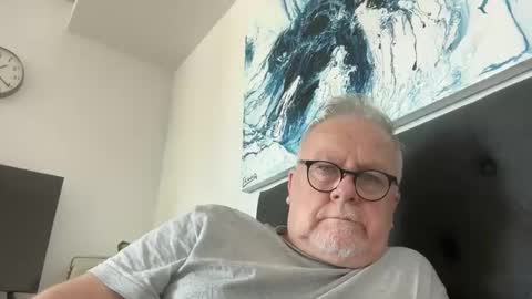 Snapshot of ozhairybearxxxx chatting on November 2025 02:21:01 AM ozhairybearxxxx online show from November 2025 02:21:01 AM