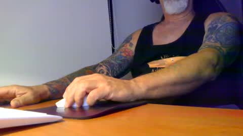 Snapshot of ozzyrickster chatting on February 2025 10:21:02 AM Oi Oi Oi online show from February 2025 10:21:02 AM