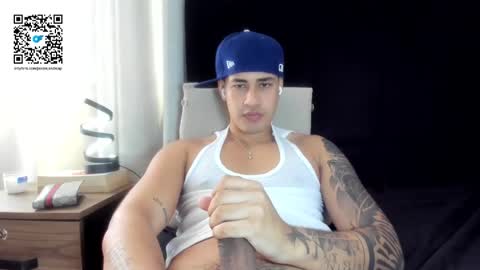 Javi    online show from November 2025 06:28:02 PM