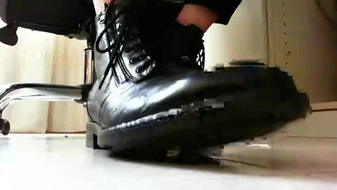 Pablo Meness online show from February 2025 12:20:01 PM