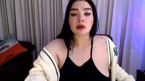 Page 3 online show from November 2025 02:00:01 AM