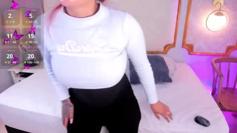 Snapshot of paiigepeach chatting on April 2026 05:43:02 PM PaIIgePeach online show from April 2026 05:43:02 PM
