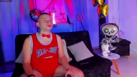 Snapshot of paisas_horny chatting on October 2025 06:37:01 AM LIAN AND JACK online show from October 2025 06:37:01 AM