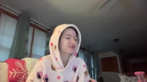 paisleysnowxo online show from November 2025 08:52:01 PM