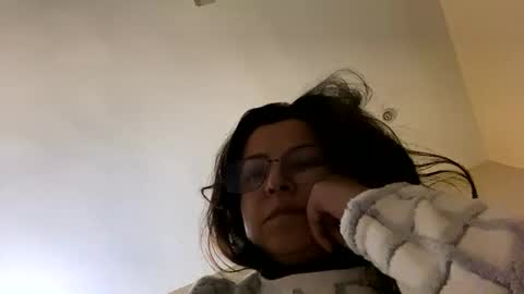 Pakimilf online show from November 2025 03:44:02 PM