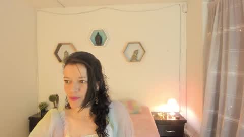 Paloma  online show from November 2025 08:42:02 PM