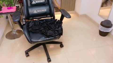 Pam online show from October 2025 04:14:02 PM