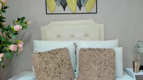 Pamela Duque  online show from December 2024 07:38:02 PM