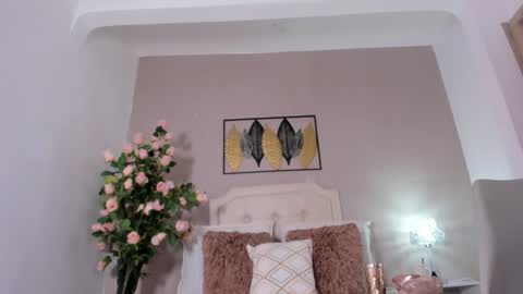 Pamela Duque  online show from February 2025 09:43:01 AM