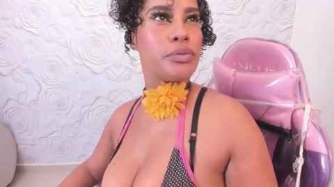 Snapshot of pamela_guzmaan_ chatting on February 2025 05:18:02 PM PAMELA online show from February 2025 05:18:02 PM