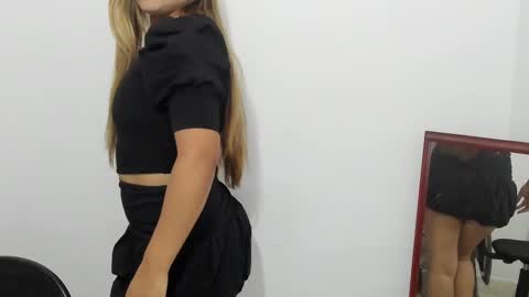 Snapshot of pamela_karim chatting on December 2024 08:55:01 PM Pamela karim online show from December 2024 08:55:01 PM