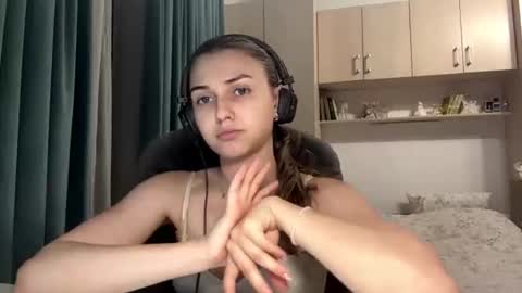 Lia online show from July 2026 08:46:02 PM