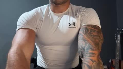 Snapshot of panther_style chatting on September 2025 03:04:01 PM Oleg online show from September 2025 03:04:01 PM