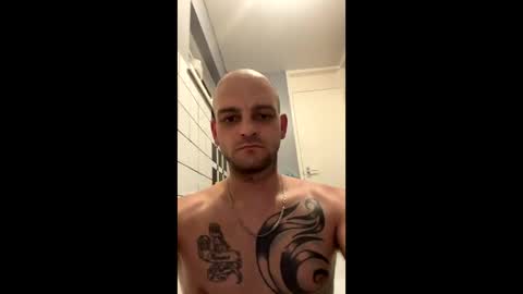 Snapshot of pantlin chatting on May 2026 12:05:01 AM Lovelength22 online show from May 2026 12:05:01 AM
