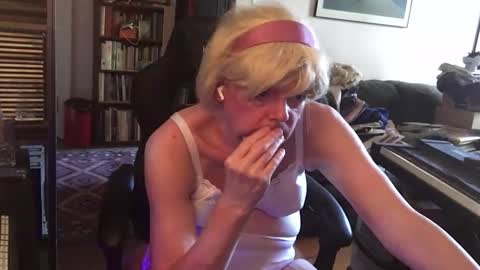 Pantyvioletlace online show from June 2026 09:38:01 PM