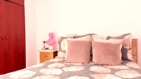 Snapshot of paola_sanchez1 chatting on February 2025 01:55:01 PM Paola online show from February 2025 01:55:01 PM