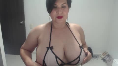 Paola Williams online show from May 2026 08:27:01 PM