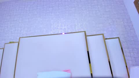 Paola  online show from September 2025 11:44:01 AM