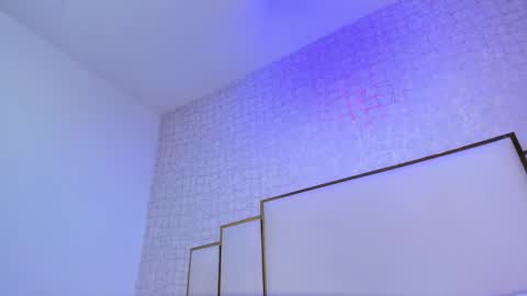 Paola  online show from March 2026 11:39:02 AM