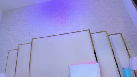 Paola  online show from April 2026 12:00:01 PM