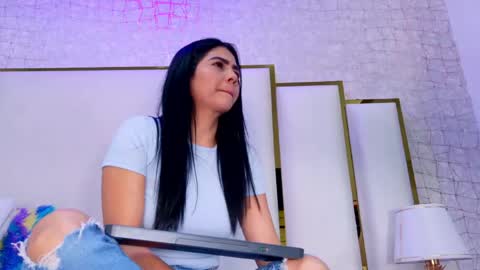 Paola  online show from June 2026 11:37:02 AM