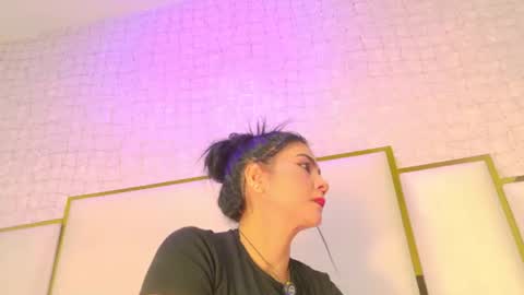 Paola  online show from June 2026 11:34:02 AM