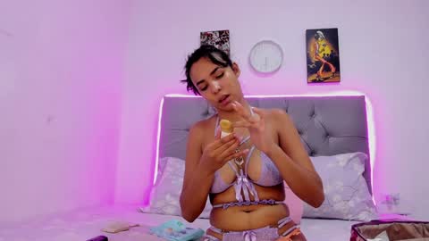 Snapshot of paolabigboobs_ chatting on December 2024 11:38:02 PM paola online show from December 2024 11:38:02 PM