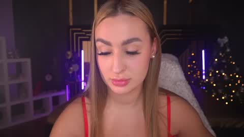 Snapshot of paolamola chatting on January 2025 03:14:02 PM Lia online show from January 2025 03:14:02 PM