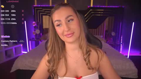Snapshot of paolamola chatting on February 2025 04:07:01 PM Lia online show from February 2025 04:07:01 PM