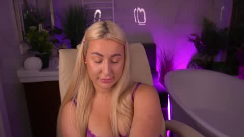 Lia online show from May 2026 02:22:02 PM