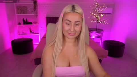 Lia online show from May 2026 02:11:01 PM