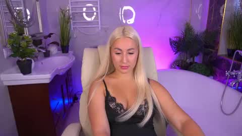 Lia online show from June 2026 02:08:01 PM