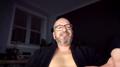 Snapshot of papi1979 chatting on January 2025 03:03:02 AM Papi online show from January 2025 03:03:02 AM