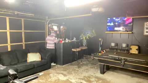 papi_krizz online show from October 2025 03:56:02 PM