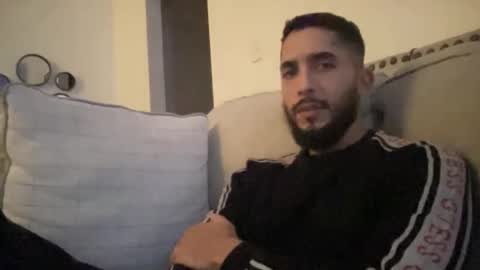 papicubano_guapo23cm online show from October 2025 05:49:02 AM