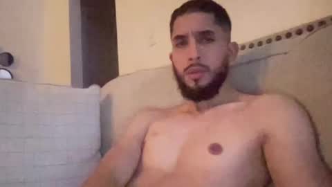 papicubano_guapo23cm online show from November 2025 06:02:02 AM