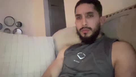 papicubano_guapo23cm online show from February 2026 06:13:01 AM