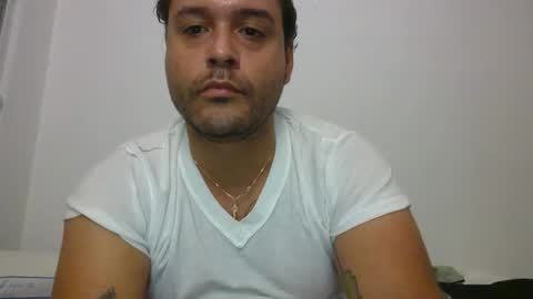 Snapshot of papiipr185 chatting on February 2026 09:17:01 AM PapiiPR185 online show from February 2026 09:17:01 AM