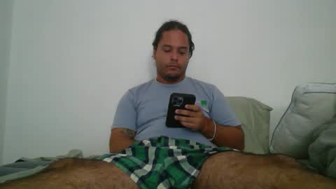 Snapshot of papiipr185 chatting on February 2026 12:47:02 PM PapiiPR185 online show from February 2026 12:47:02 PM